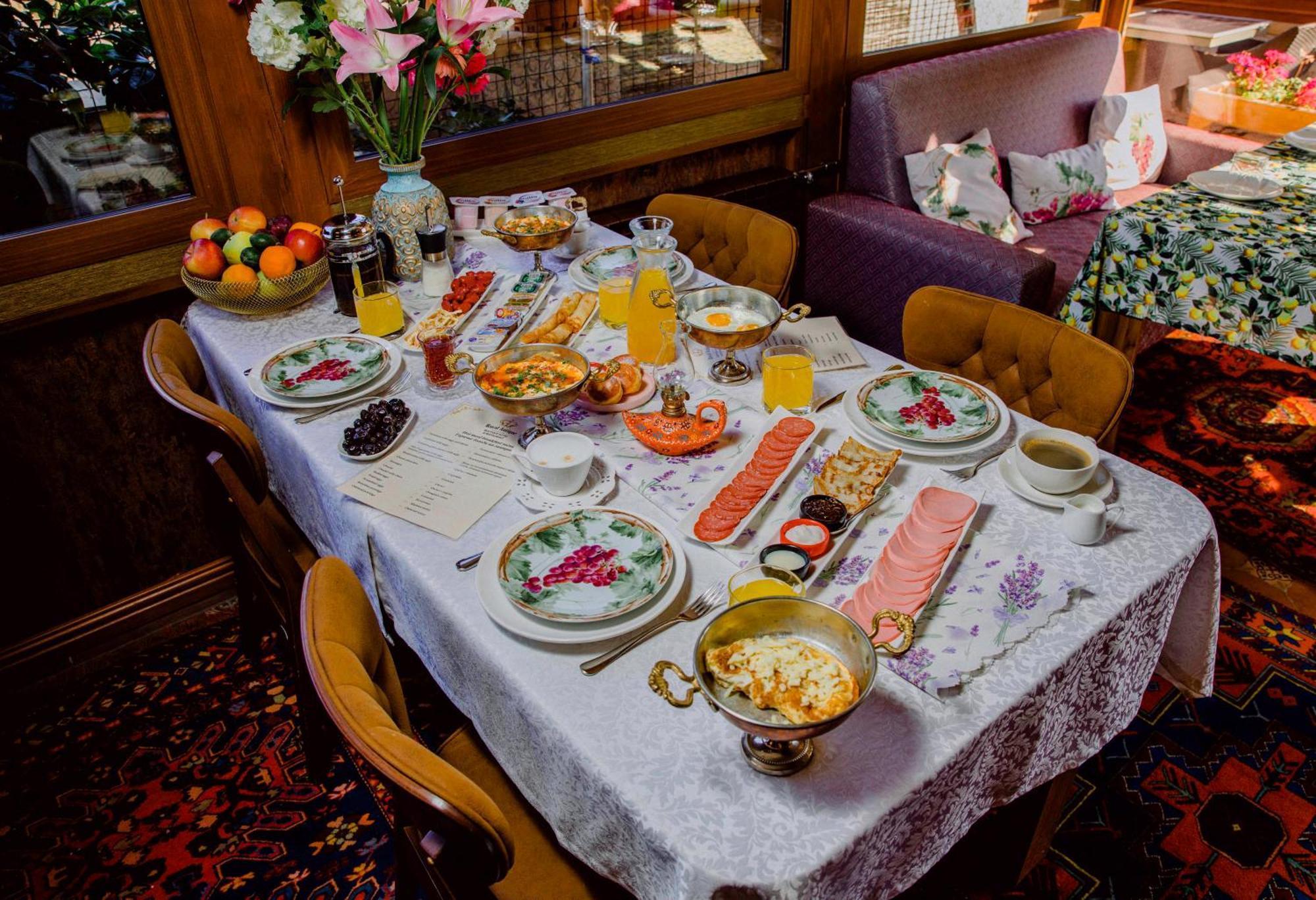 Royal Antique Boutique Hotel Baku Exteriör bild